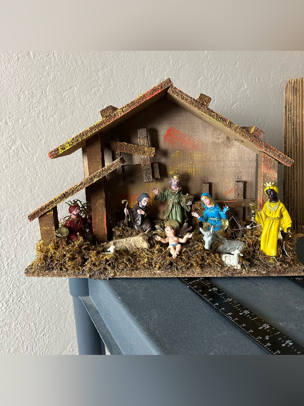 Classic Nativity Scene Set with Blue-Robed Mary